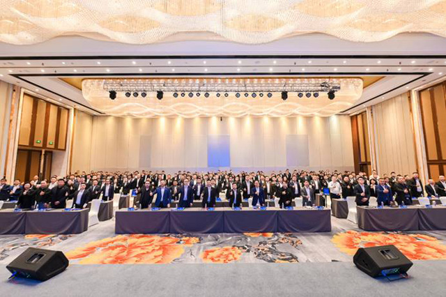 iCAR�ٶ���ˢ����23��׌�����300��iCAR Space